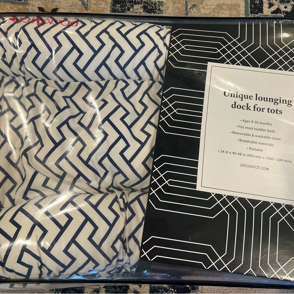 DockATot Black and White Lounger for Tots